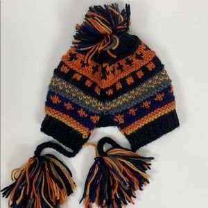 Lakhay’s Collection Pom Pom ball lined knitted hat